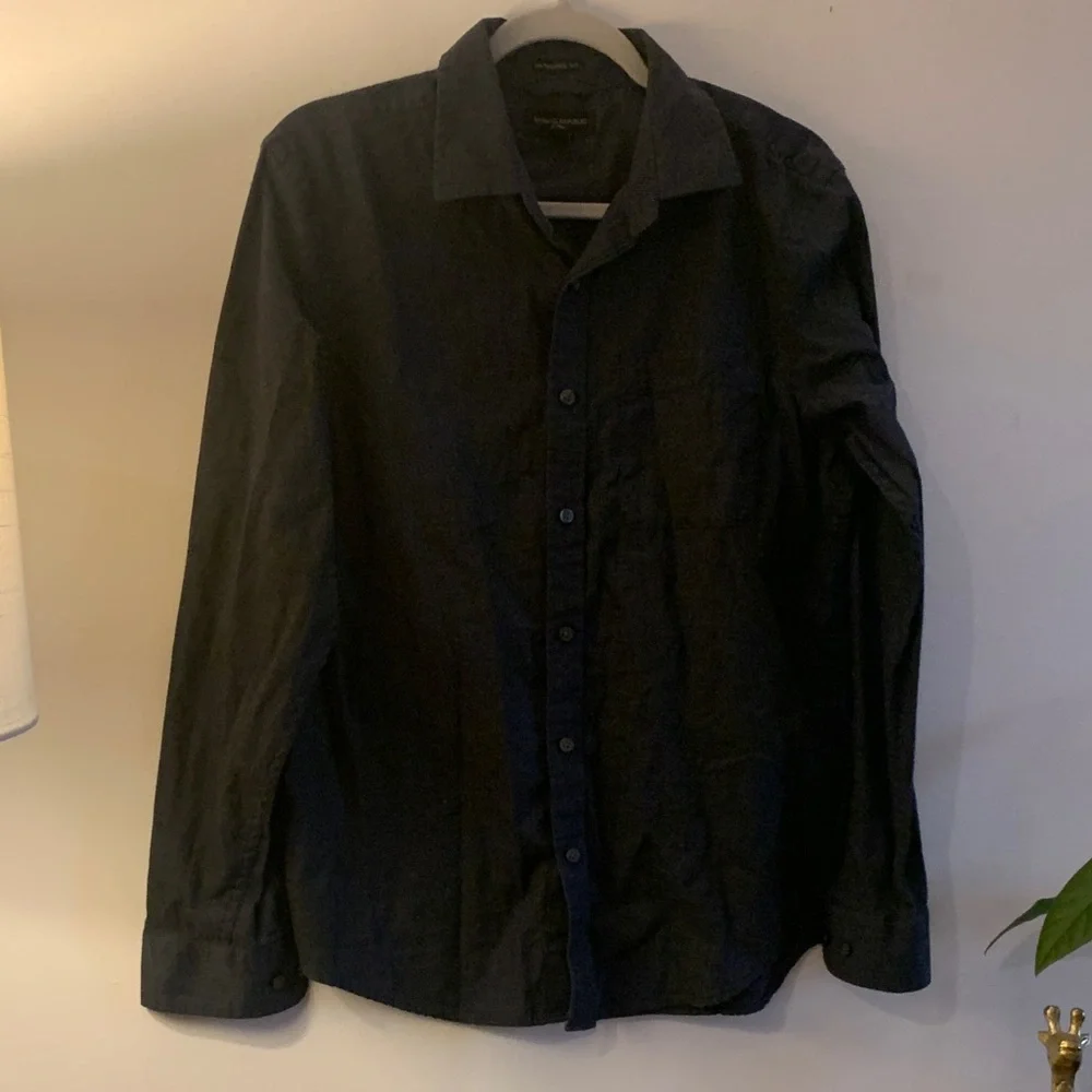 Banana Republic Men's Dark Blue Button-Down Shirt - Preloved